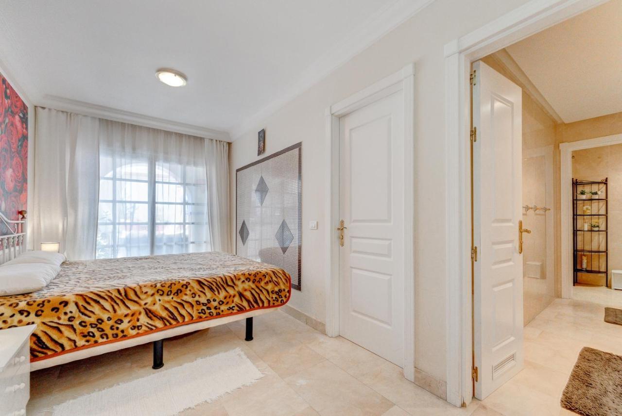 Beautiful Apartment In Terrazas Del Duque I 아데제 외부 사진
