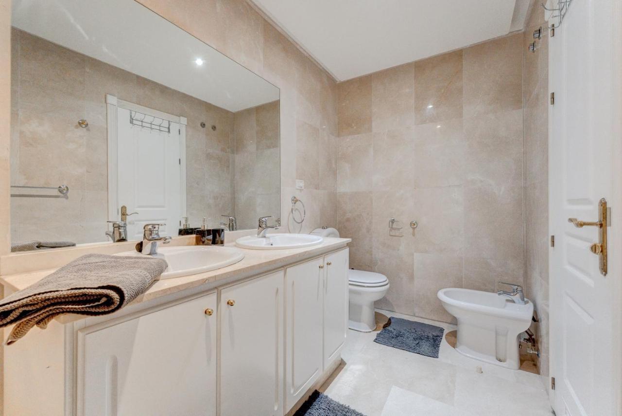 Beautiful Apartment In Terrazas Del Duque I 아데제 외부 사진