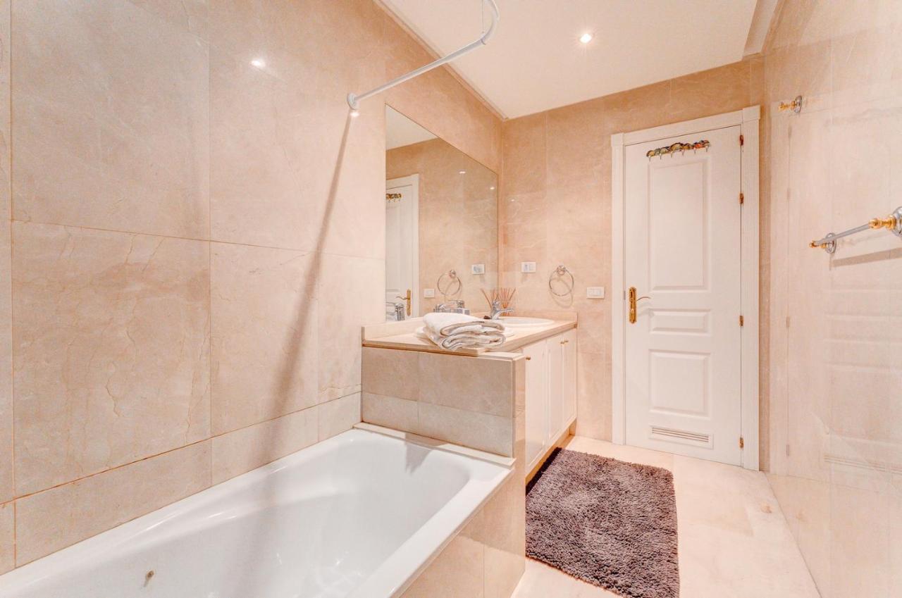 Beautiful Apartment In Terrazas Del Duque I 아데제 외부 사진