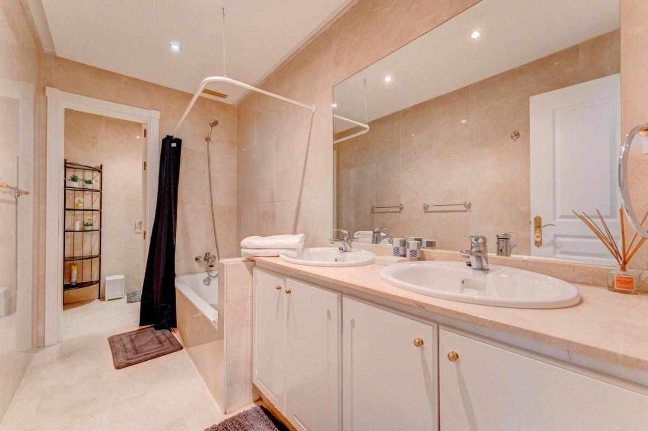 Beautiful Apartment In Terrazas Del Duque I 아데제 외부 사진